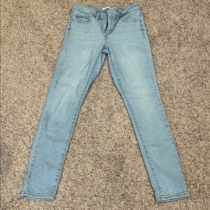 Levi's Women's Light Blue Shaping Skinny Jeans